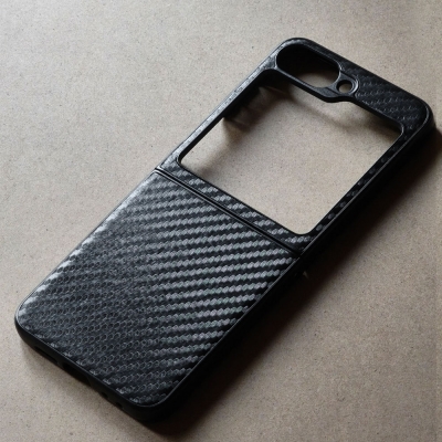 Samsung Galaxy Z Flip 6 - AIORIA Carbon Fiber Hybrid Case